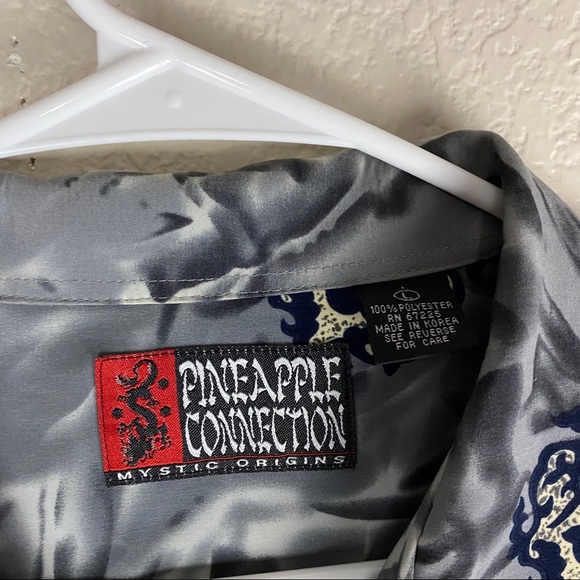 Pineapple Connection Button Up Shirt Size Large - Picture 2 of 5